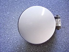 VW Polo 9N Tankdeckel Tankklappe silber LA7W
