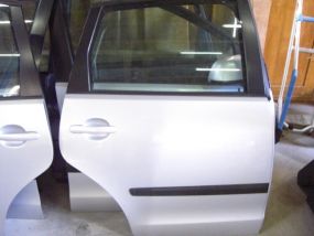 VW Polo 9N T�r T�re RH Silber LA7W