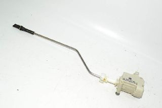 VW Passat 3C 05-10 Servo motor for fuel flap with linkage