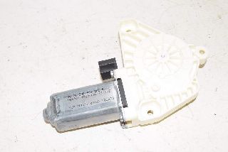 VW Passat 3G B8 14- Window Motor VR Front right Brose
