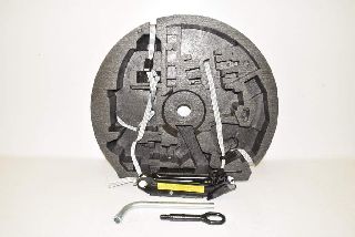 Audi A3 8P 08-12 Tool Set Tool Chariot Lifter wheel Key Tow Hooks