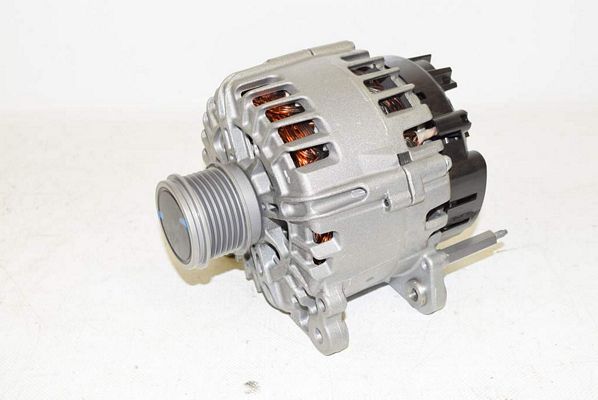 Audi A3 8V 16- Alternator Lima three-phase generator Valeo 14V 140A with freewheel as good as new