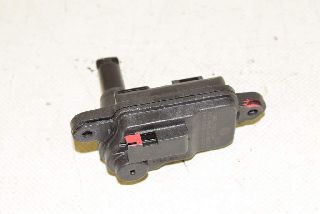 VW Jetta 7 17 18- Servomotor for fuel filler flap, electric lock ORIGINAL
