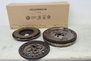 VW Golf 7 1K 12-15 Dual mass flywheel with clutch complete 1.0TSI only 57000 km ORIGINAL