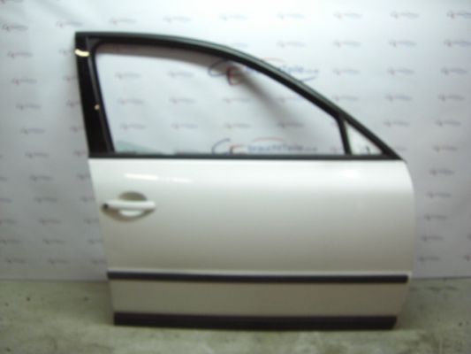 VW Passat 3B 96-00 Door door front right white LB9A