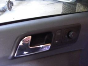 VW Polo 9N 02-05 Schalter Spiegelverstellung ZV mit Griff Schnalle